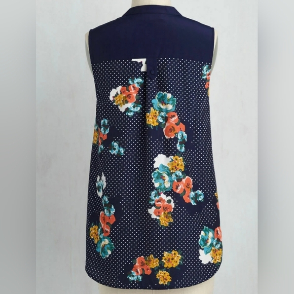 Modcloth Navy  Blue Floral V Neck  Tunic Sleeveless Cottagecore Top size  Medium - Picture 2 of 14